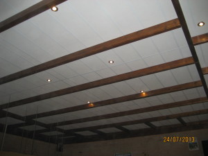Wat dacht u van het mooie nieuwe plafond in de kantine?